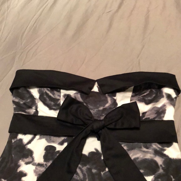 Black & White Floral Print Strapless Dress - Picture 2 of 5